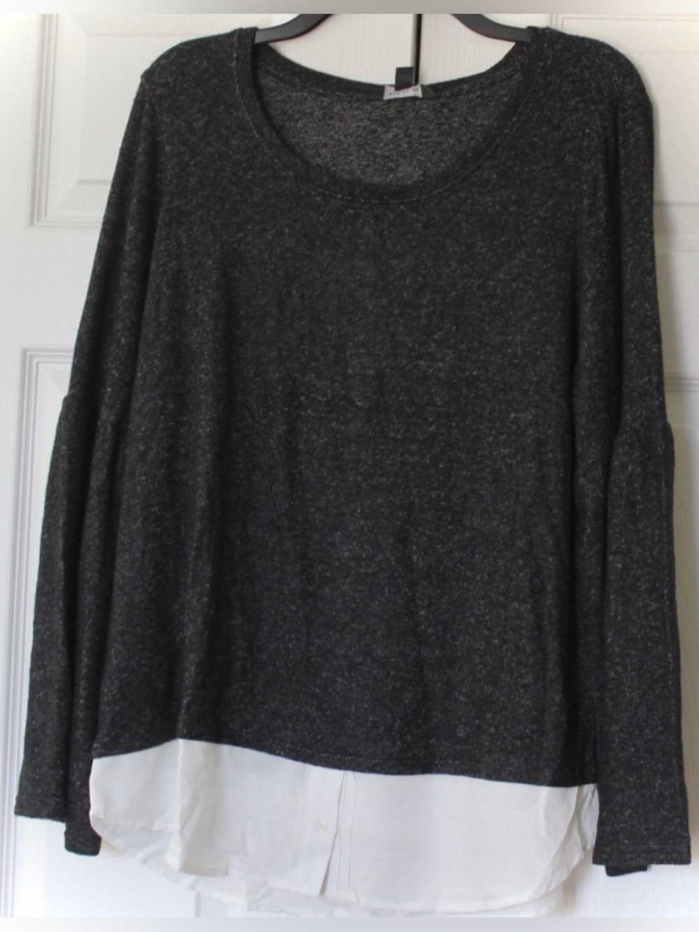 Vera Wang | Charcoal Gray Bell Sleeve Sweater